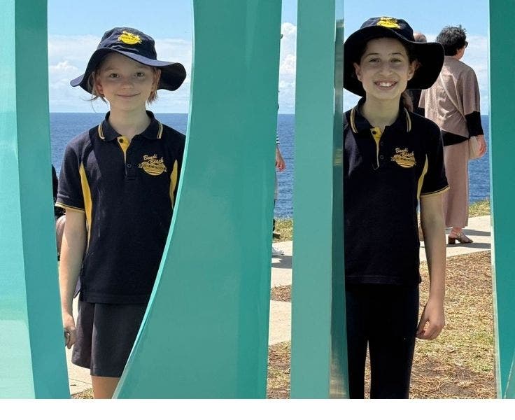 Two students attending Sculptures by the Sea.