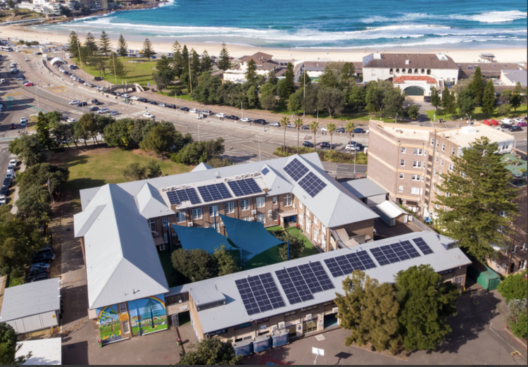 Photo of Bondi Beach Public school from an aerial viewpoint.